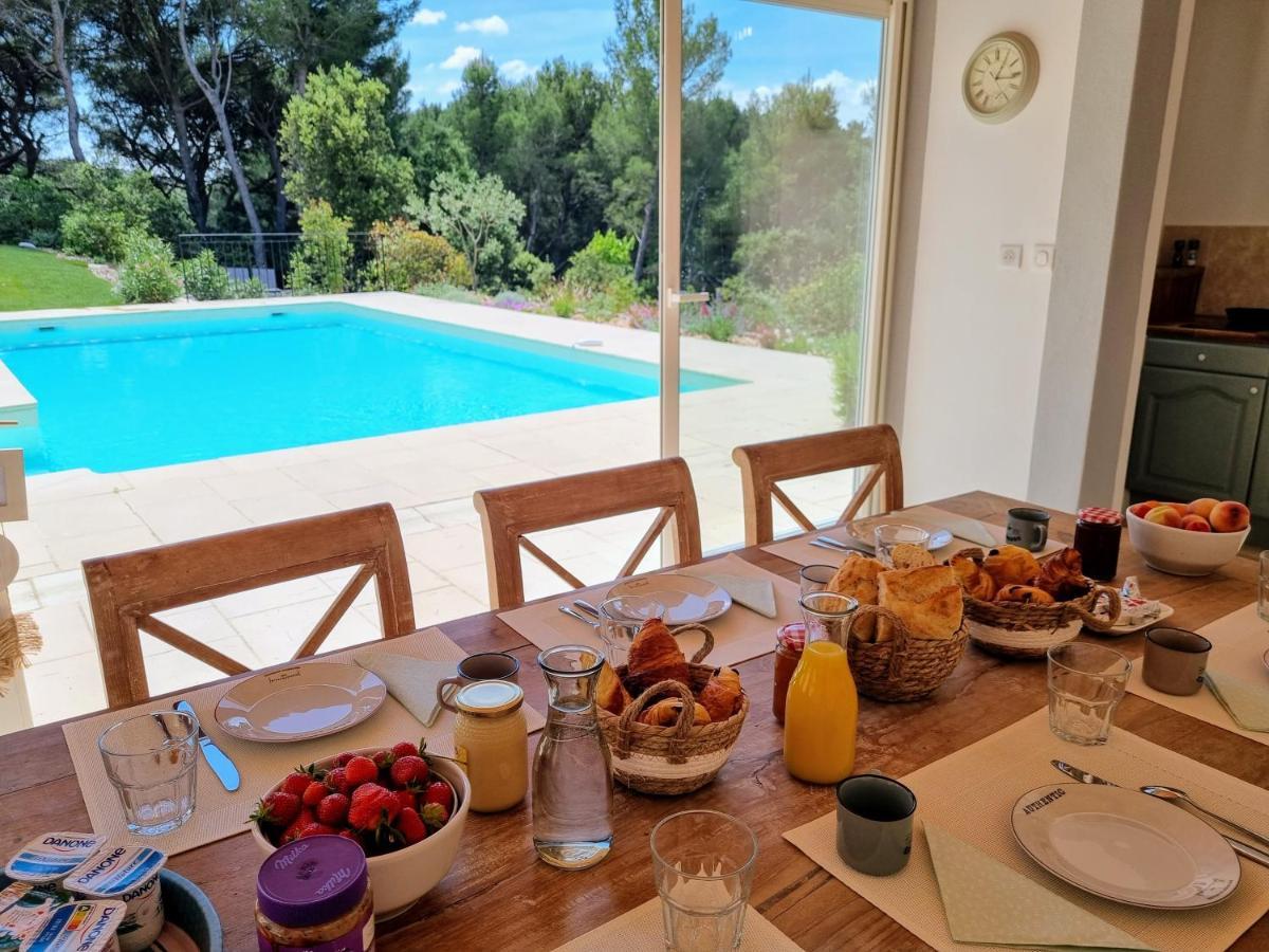 Bed and Breakfast Cosy en Provence - Piscine chauffée Pernes-les-Fontaines Exterior foto